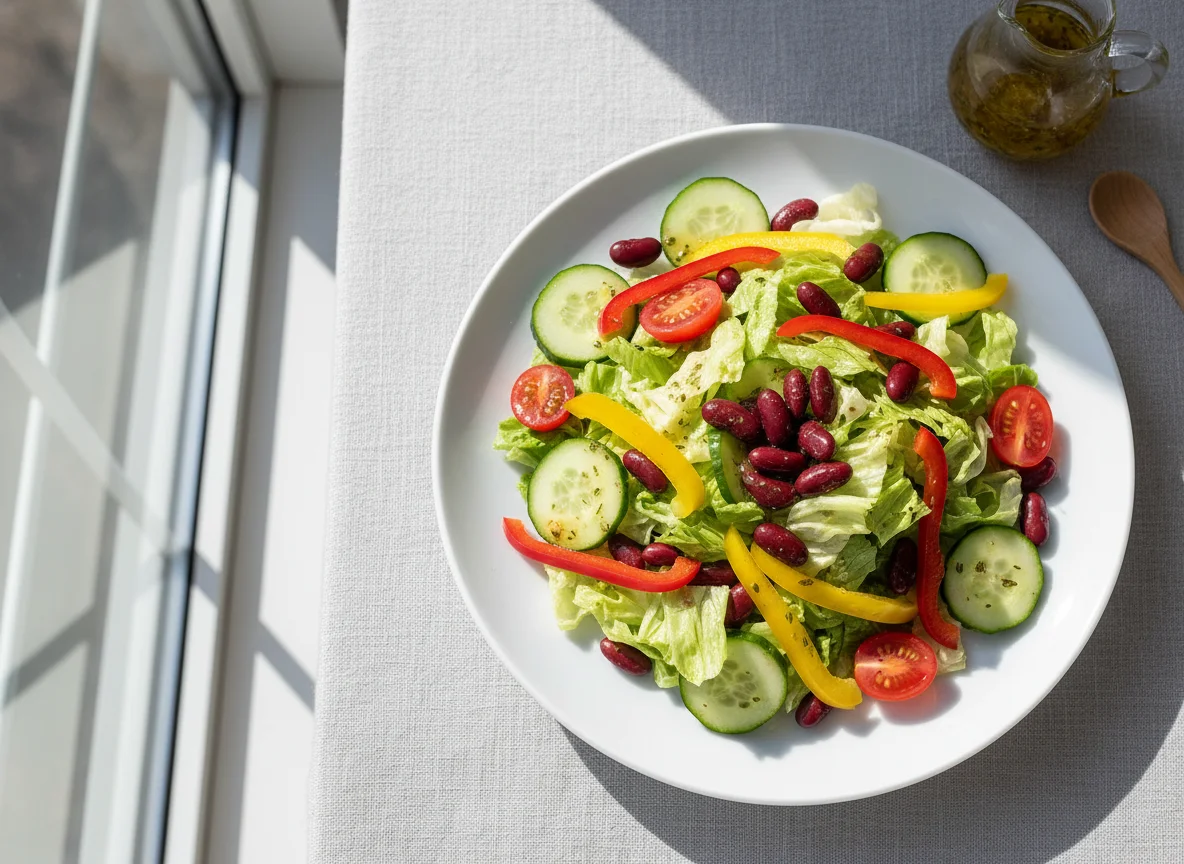 Gemischter Salat mit Bohnen photo