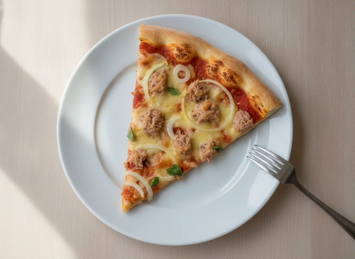 Thunfischpizza Stück photo