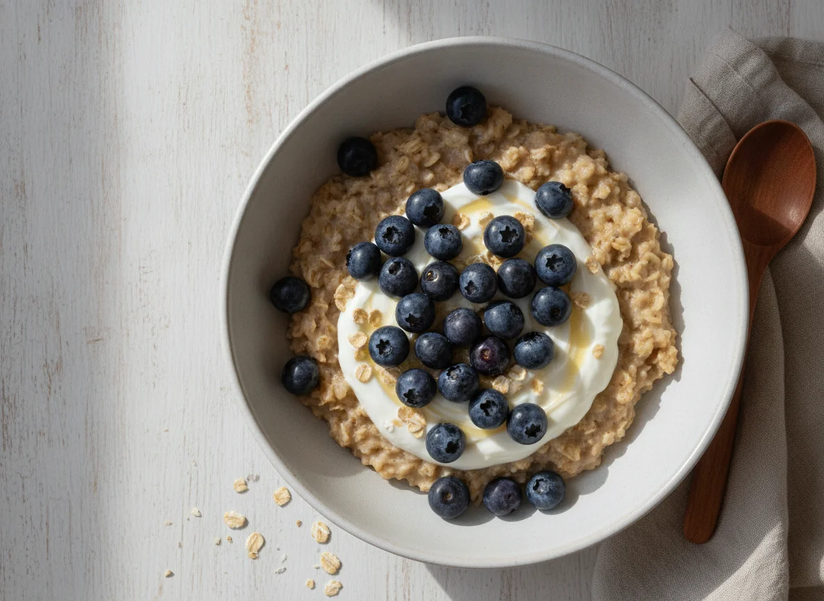 Oatmeal with Yogurt and Blueberries photo