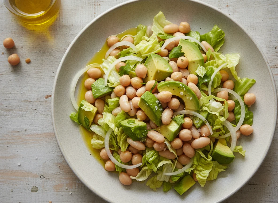 Ensalada de legumbres con aguacate photo