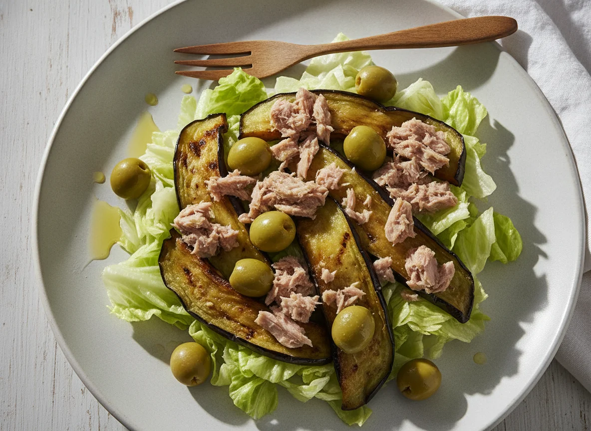 Salada de Atum com Alface e Berinjela photo