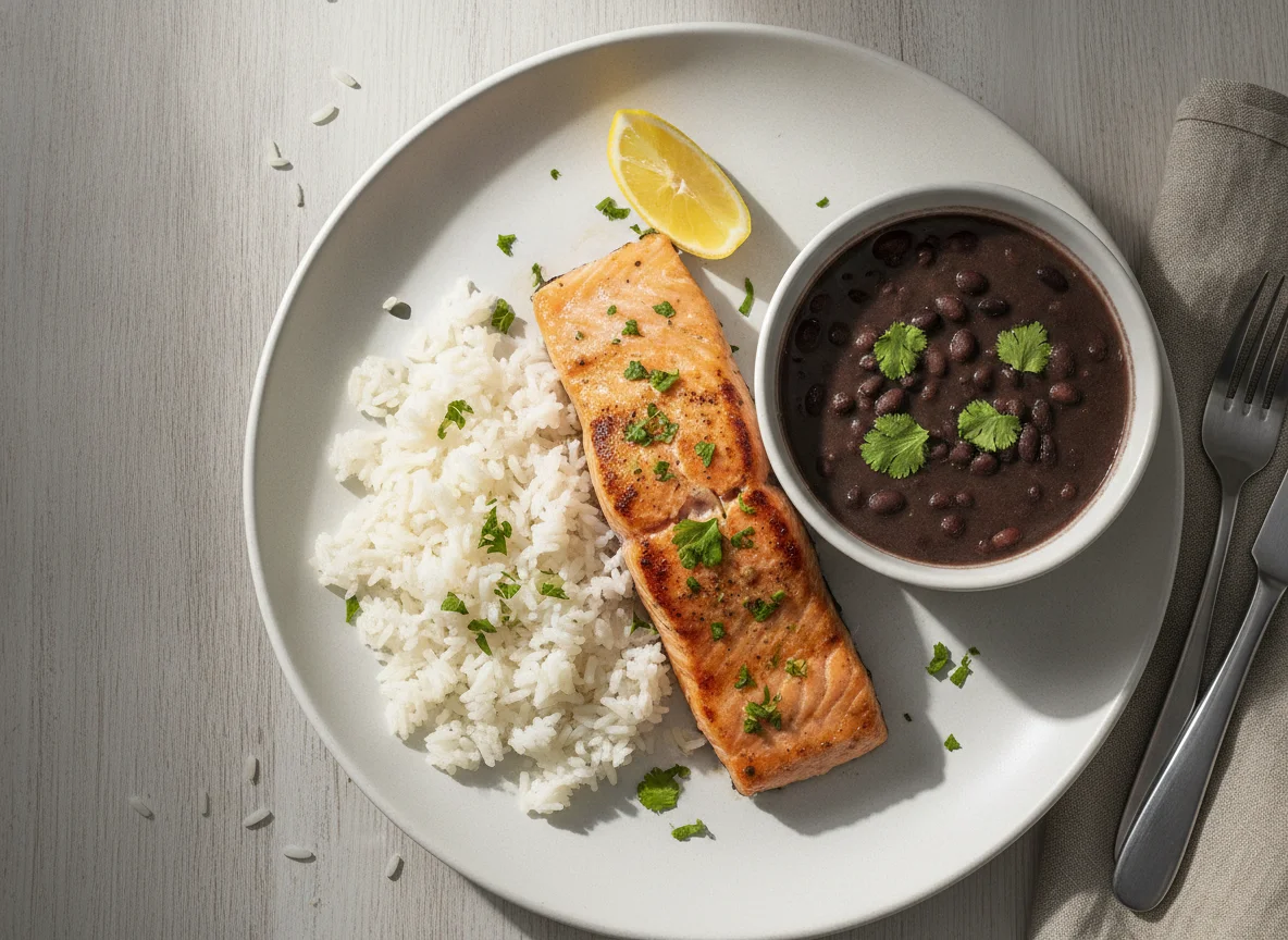 Salmão grelhado com arroz e feijão photo